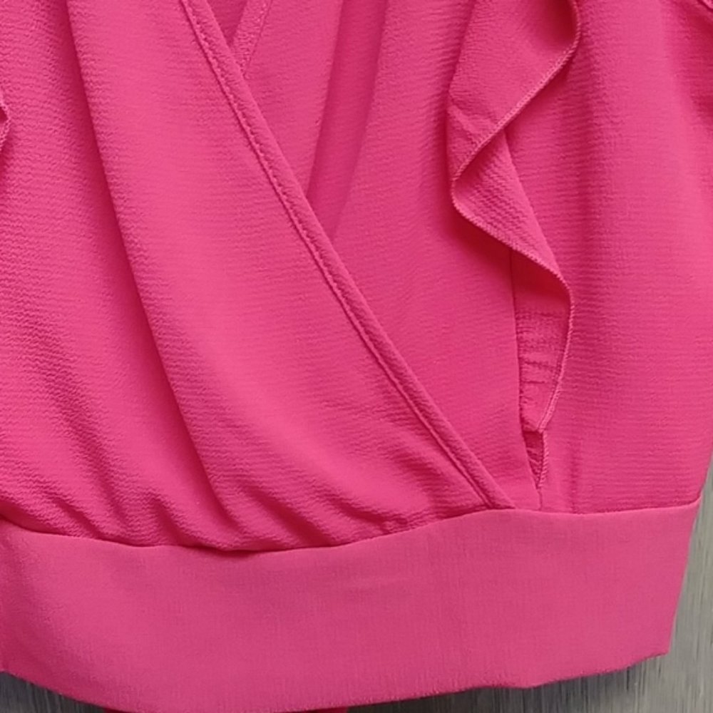 🆕GUESS Red RUFFLED WRAP TOP - Picture 4 of 7